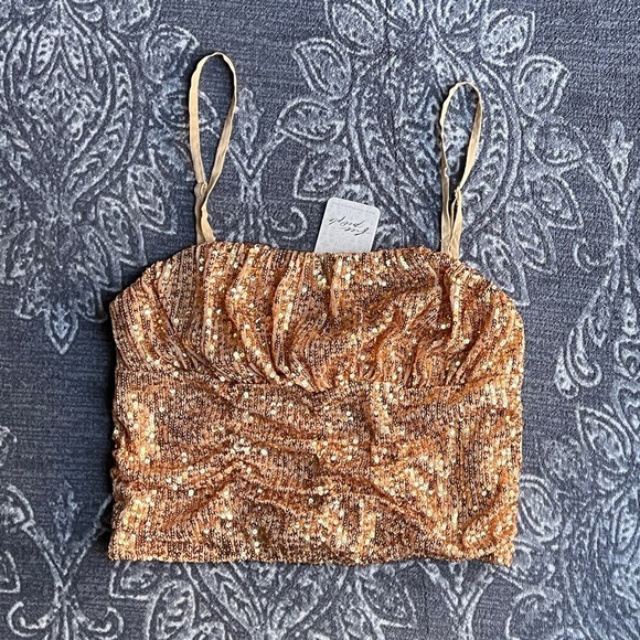 Free People Ta Da Top in Gold Sequins Size Small - Picture 2 of 7